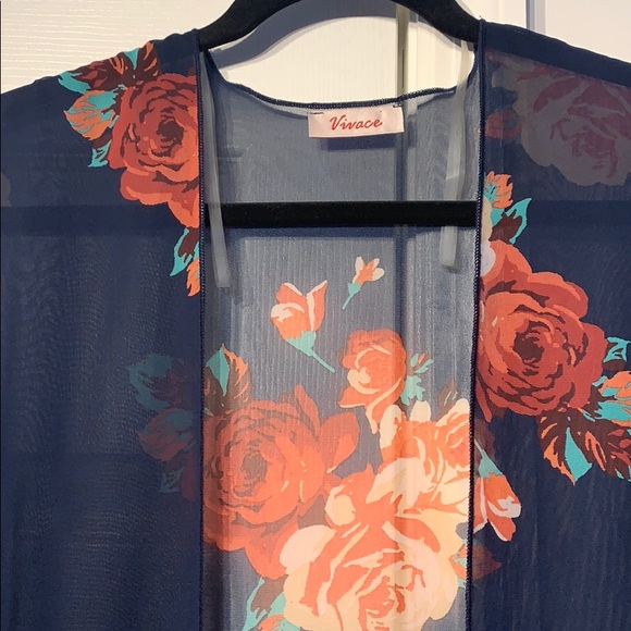 Shear Open Floral Kimono - Picture 2 of 4